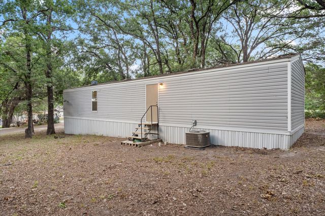 210 Ben Lacy Drive, Gun Barrel City, TX 75156