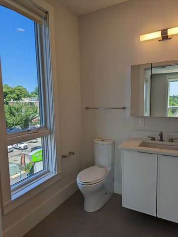 3193 Washington St. 407, Boston, MA 02130