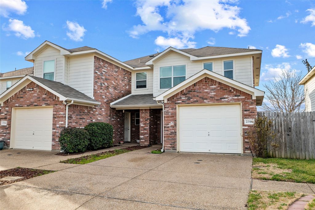 2316 Kingsway Drive, Arlington, TX 76012