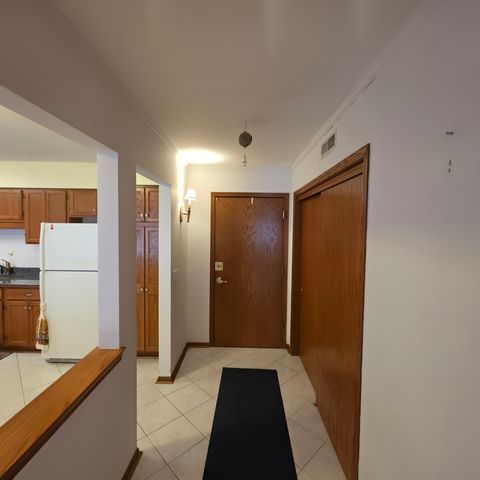 5360 N Lowell Avenue 510, Chicago, IL 60630