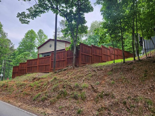 529 10th Street, Ellijay, GA 30540