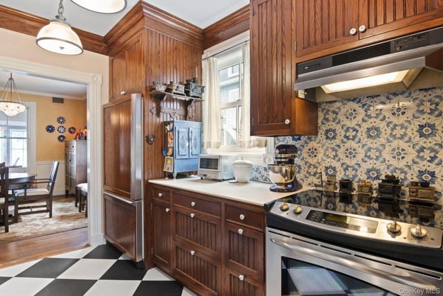 131 Bayview Avenue, Northport, NY 11768