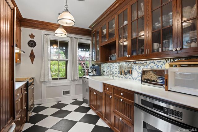 131 Bayview Avenue, Northport, NY 11768