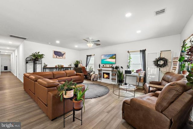 413 S GREEN STREET, Tuckerton, NJ 08087
