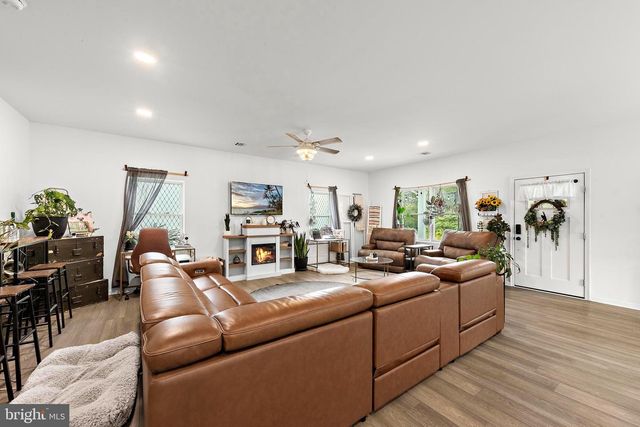 413 S GREEN STREET, Tuckerton, NJ 08087