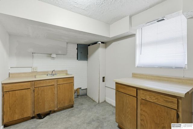 10804 Borman Avenue, Omaha, NE 68137