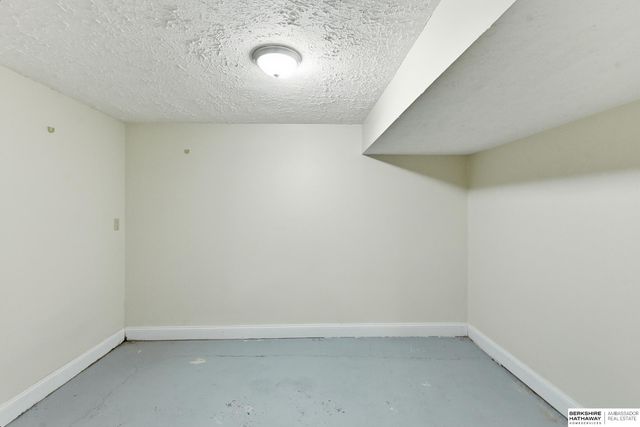 10804 Borman Avenue, Omaha, NE 68137