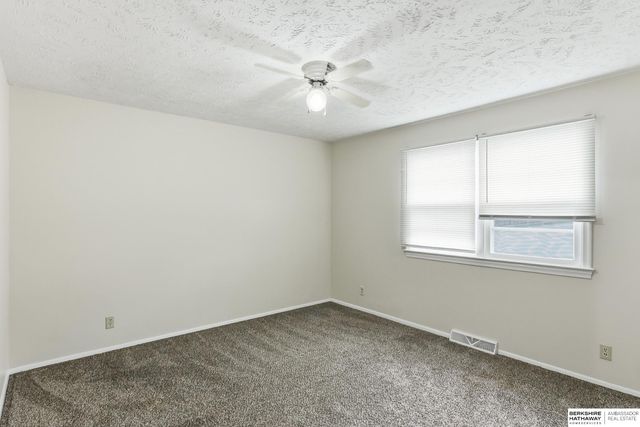 10804 Borman Avenue, Omaha, NE 68137