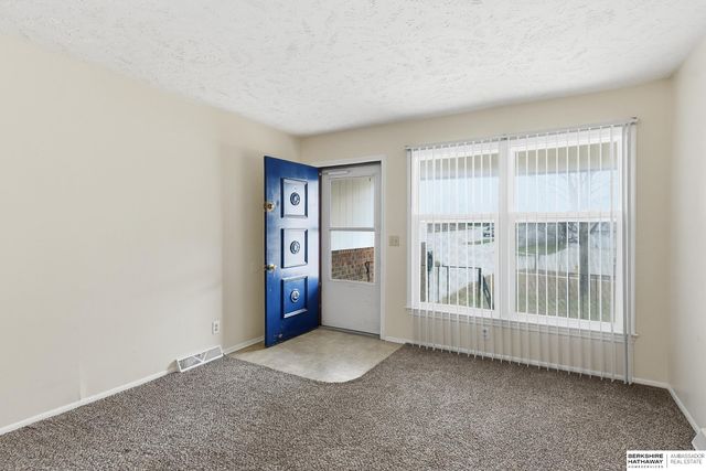 10804 Borman Avenue, Omaha, NE 68137