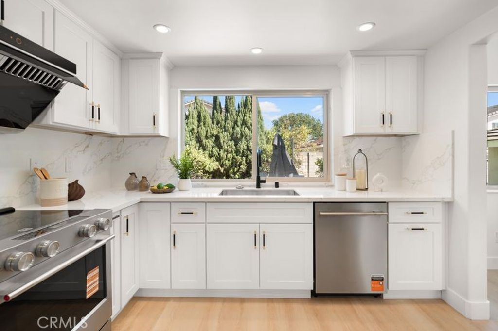14612 Beach Avenue, Irvine, CA 92606 — photo 5