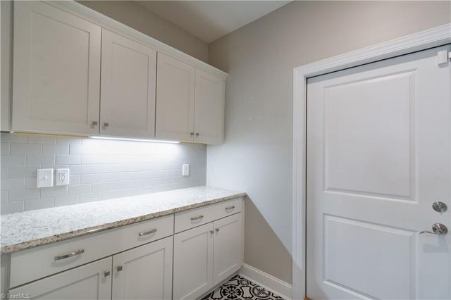 120 Park Place, King, NC 27021