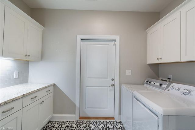120 Park Place, King, NC 27021