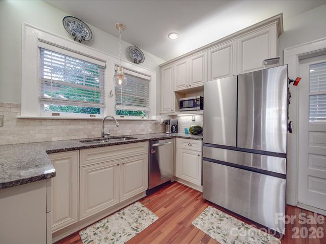 907 Edgewood Circle, Gastonia, NC 28052