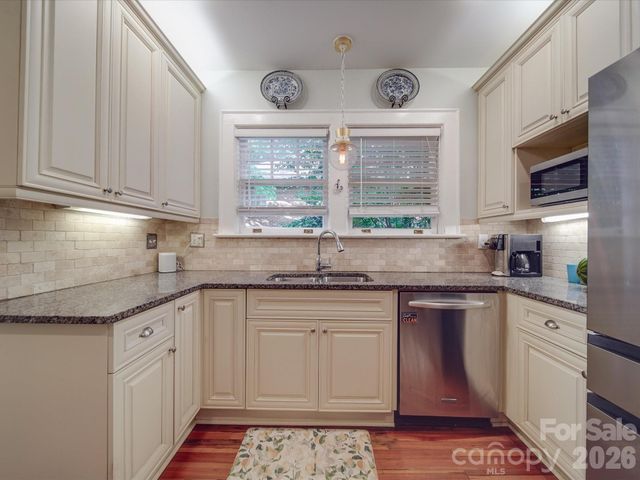 907 Edgewood Circle, Gastonia, NC 28052