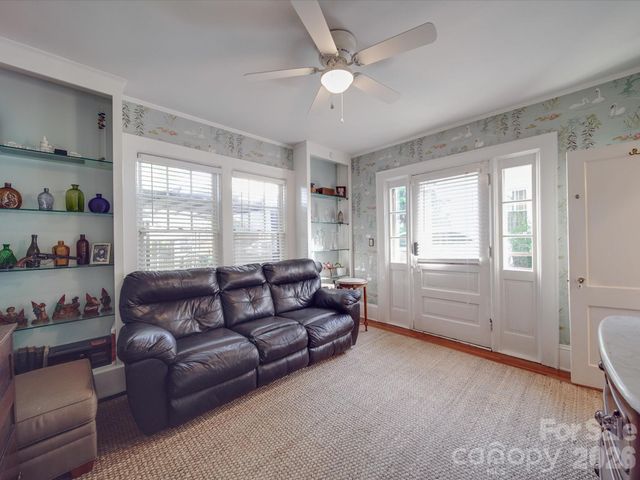 907 Edgewood Circle, Gastonia, NC 28052