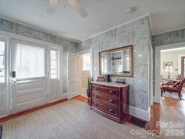 907 Edgewood Circle, Gastonia, NC 28052