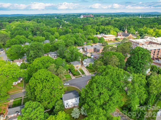 907 Edgewood Circle, Gastonia, NC 28052