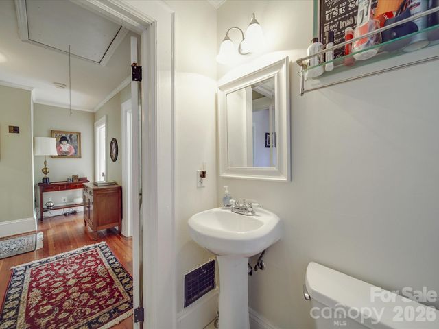 907 Edgewood Circle, Gastonia, NC 28052
