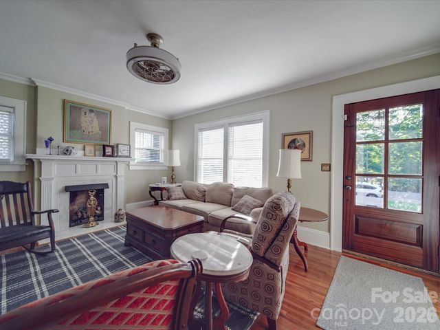 907 Edgewood Circle, Gastonia, NC 28052