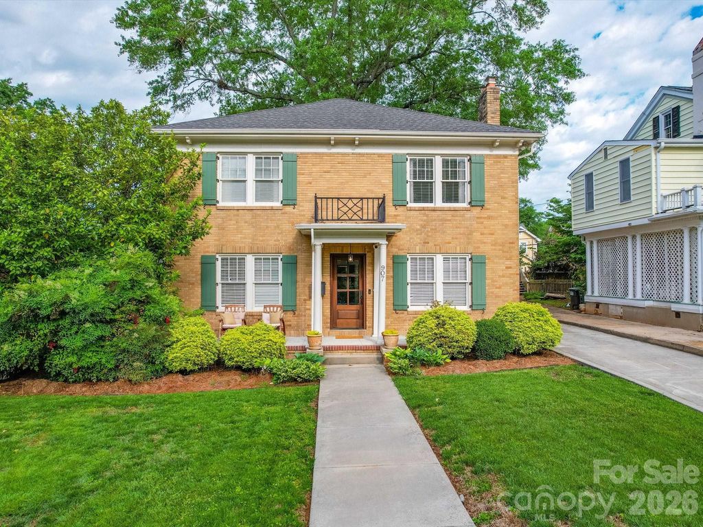 907 Edgewood Circle, Gastonia, NC 28052