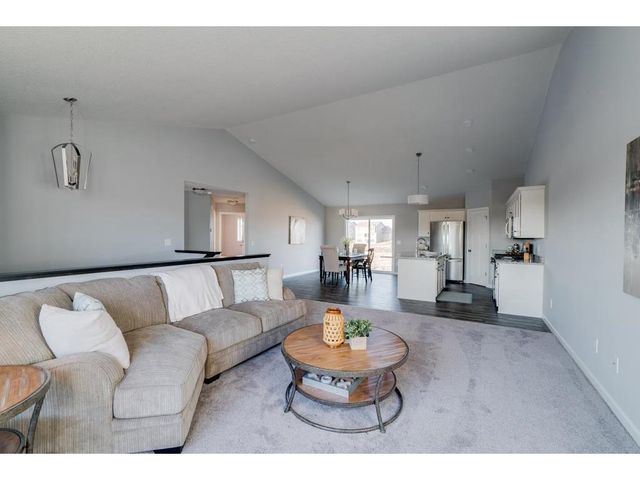 976 Willow Glen Ave, Somerset, WI 54025