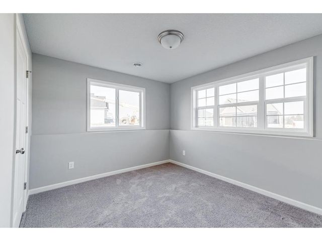 976 Willow Glen Ave, Somerset, WI 54025