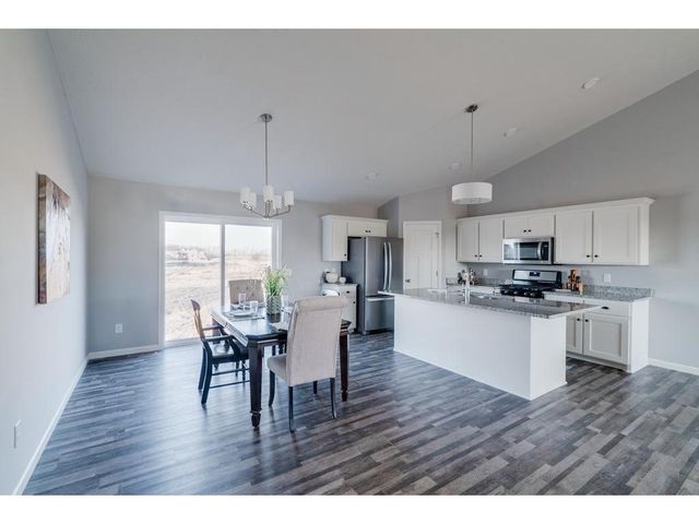976 Willow Glen Ave, Somerset, WI 54025