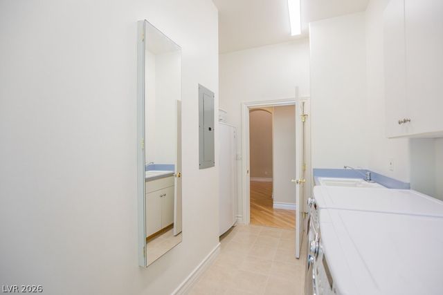 2111 Shenley Court, Las Vegas, NV 89117