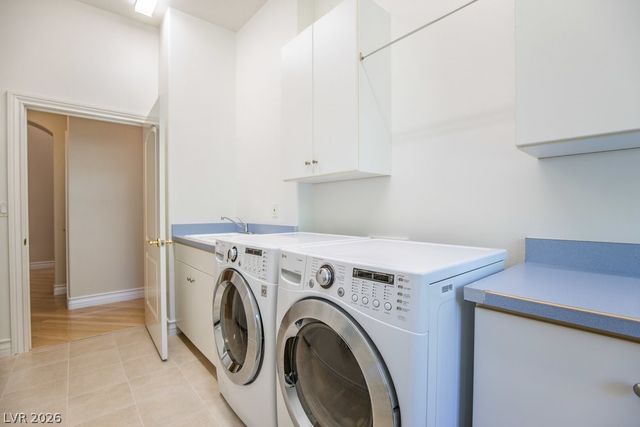 2111 Shenley Court, Las Vegas, NV 89117