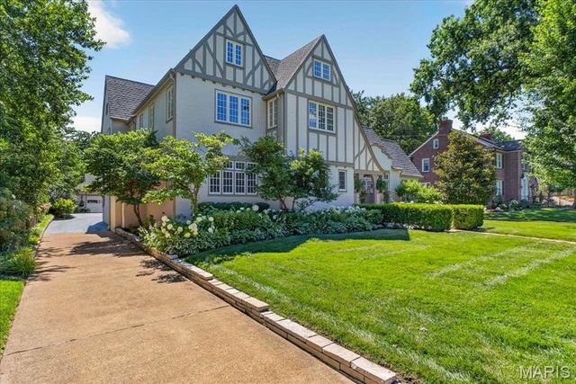 638 Sherwood Drive, Webster Groves, MO 63119
