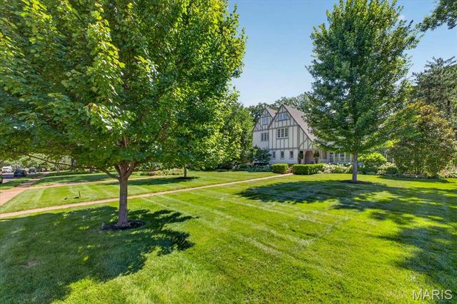638 Sherwood Drive, Webster Groves, MO 63119