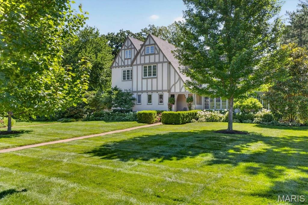 638 Sherwood Drive, Webster Groves, MO 63119