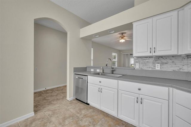 21630 REGENCY PARK LN, Leesburg, FL 34748