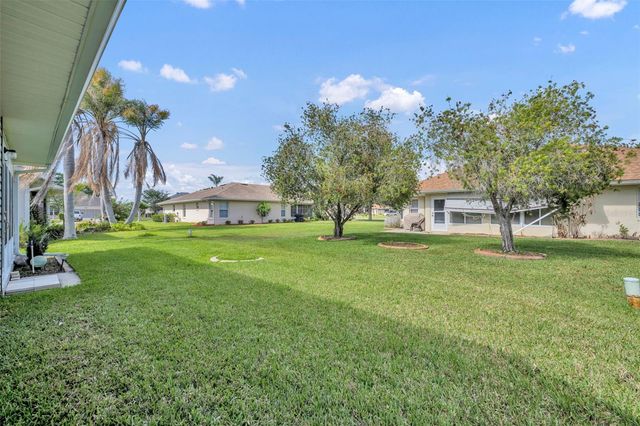 21630 REGENCY PARK LN, Leesburg, FL 34748