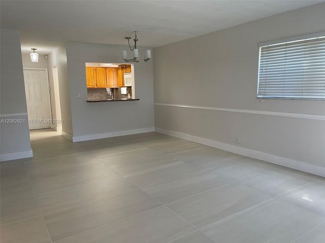 6703 N Kendall Dr 404, Pinecrest, FL 33156
