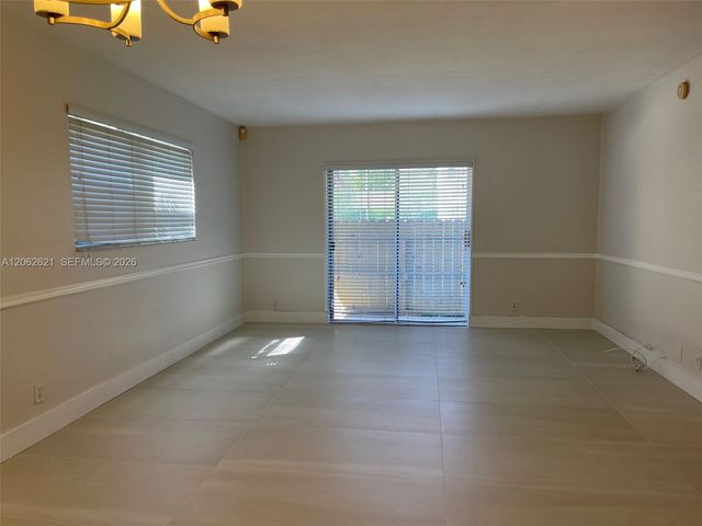6703 N Kendall Dr 404, Pinecrest, FL 33156