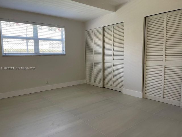 6703 N Kendall Dr 404, Pinecrest, FL 33156