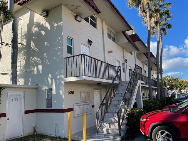 6703 N Kendall Dr 404, Pinecrest, FL 33156