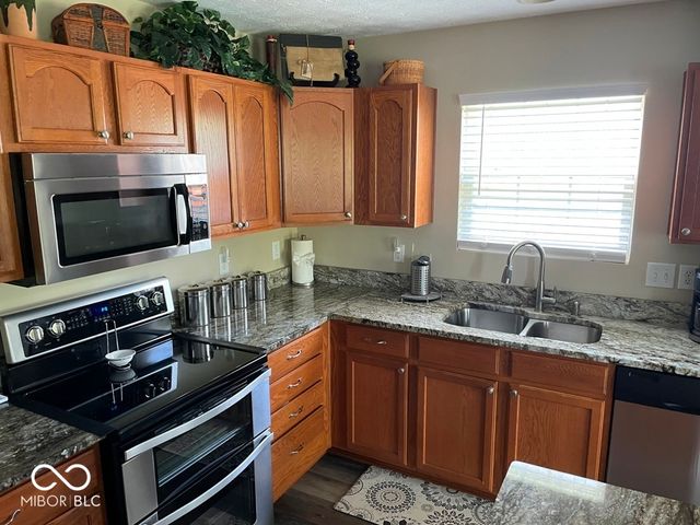 11652 High Grass Drive, Indianapolis, IN 46235