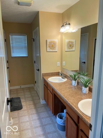 11652 High Grass Drive, Indianapolis, IN 46235