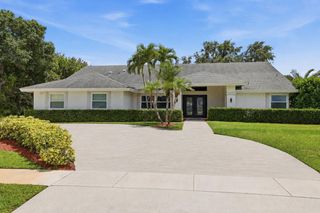 15600 Rolling Meadows Circle, Wellington, FL 33414