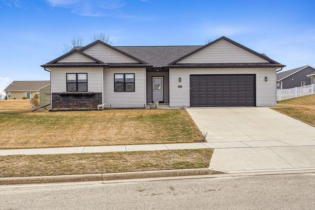 2075 Willow RUN, Reedsburg, WI 53959