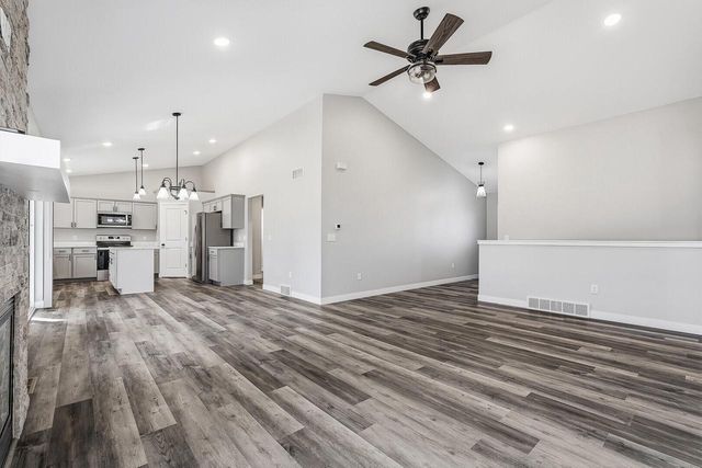 2075 Willow RUN, Reedsburg, WI 53959