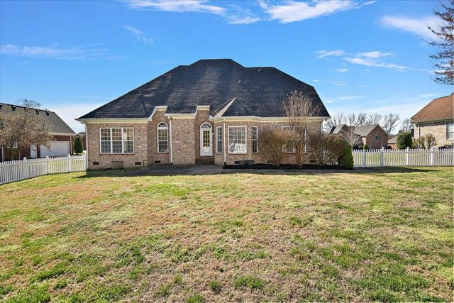 1040 Pittman Dr, Gallatin, TN 37066