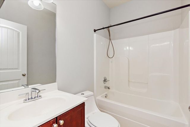 1040 Pittman Dr, Gallatin, TN 37066