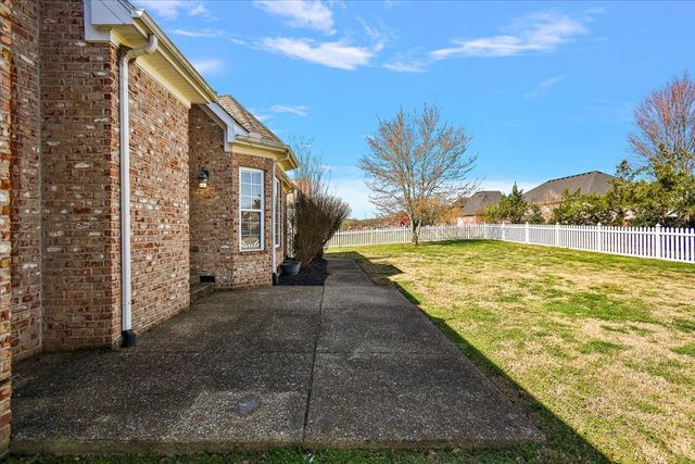 1040 Pittman Dr, Gallatin, TN 37066