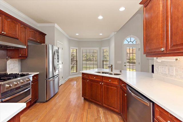 1040 Pittman Dr, Gallatin, TN 37066