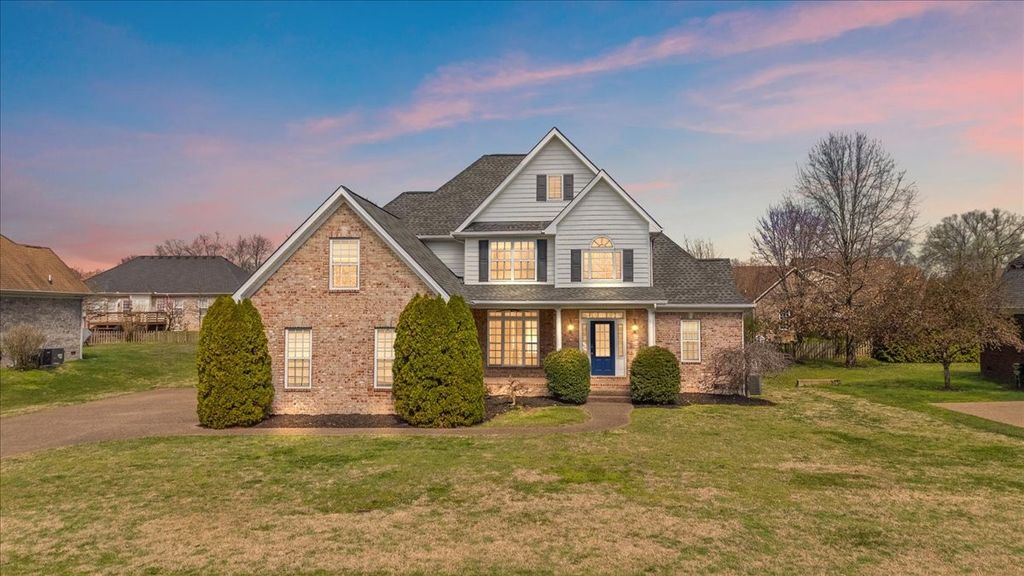 1040 Pittman Dr, Gallatin, TN 37066