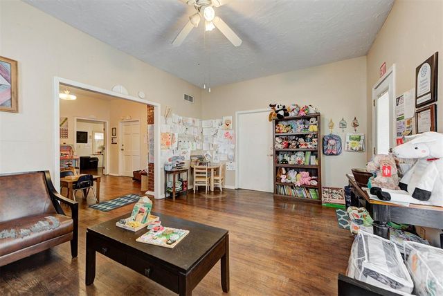 318 N Choctaw Avenue, El Reno, OK 73036