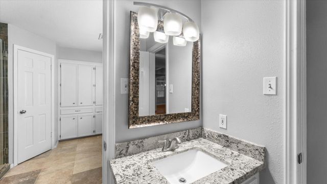 2022 Grove Lake Drive, Houston, TX 77339